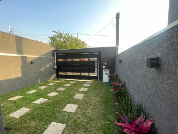 Imagem Casa com 3 Suítes e Piscina no Nova Jaguari