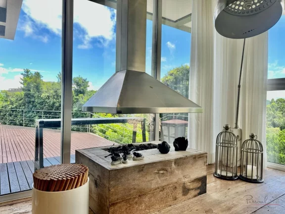 Imagem Casa de Luxo à Venda em Condomínio exclusivo no Cacupé, projeto do renomado Arquiteto Robson Nasc...
