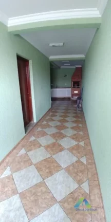 Imagem SANTO ANDRÉ Sobrado 350M², 3 suítes, espaço gourmet, 5 vagas com ótima localização e valor !!!