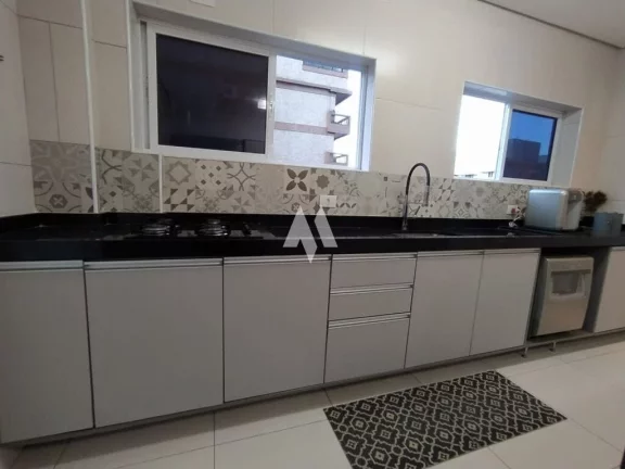 Imagem Apartamento com 4 quartos e 5 banheiros à venda, 233 m² por R$ 1.850.000