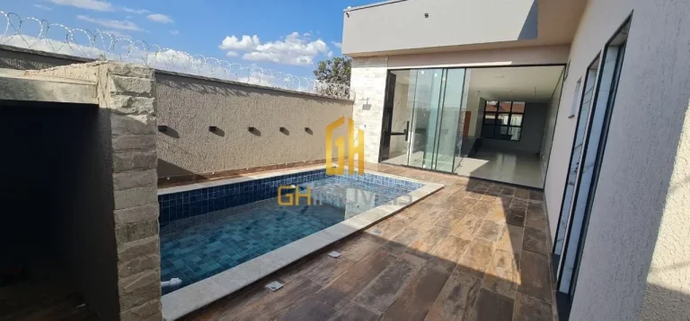 Imagem Casa com 3 quartos no Setor Faiçalville em terreno com 378m² com 221,38m² de área construída po...