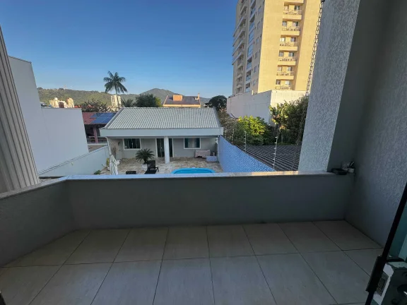 Imagem Casa alto padrão com edícula nos fundos 4 dormitórios sendo 2 suítes 4 vagas no Fiuza Lima em Itajaí
