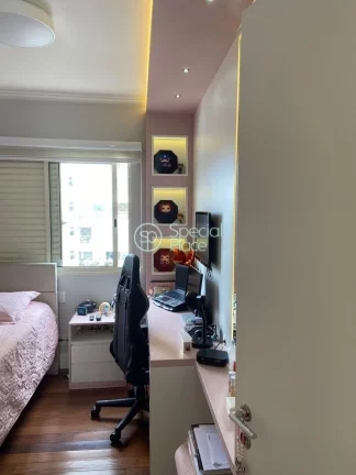 Imagem Apartamento com 96m2 de área privativa, 4 dormitórios ( 1 suíte) e 2 vagas na garagem. Living amp...