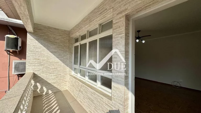 Imagem Casa com 3 dormitórios à venda, 142 m² por R$ 800.000,00 - Encruzilhada - Santos/SP