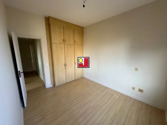 Imagem Vendo 3Q, Praia da Barra, 160m², cozinha planejada, armários, blindex, 2 vg, ônibus, clube, captação solar, recarga elétrica, tênis, futebol, squash