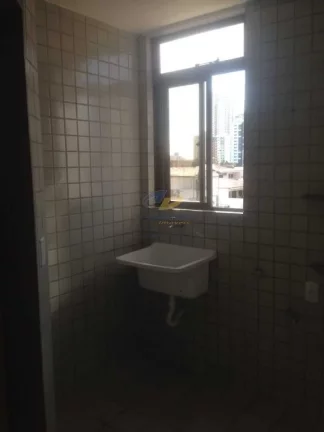 Imagem Vendo apto ao lado de praça em Manaíra com 109 m2 , 3 qts/1 st, cozinha ampla, armários, DCE + 3 vagas