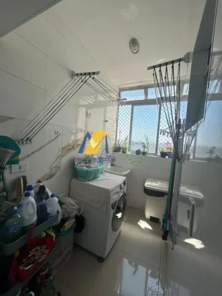 Imagem "Você não vai acreditar no que fizeram com esse apê de 3 dormitórios sendo 1 suite em São Bernardo..."
