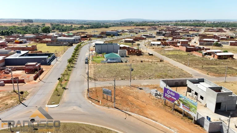 Imagem LOTE A PRESTAÇÃO PRÓXIMO AO CENTRO DE ABADIA