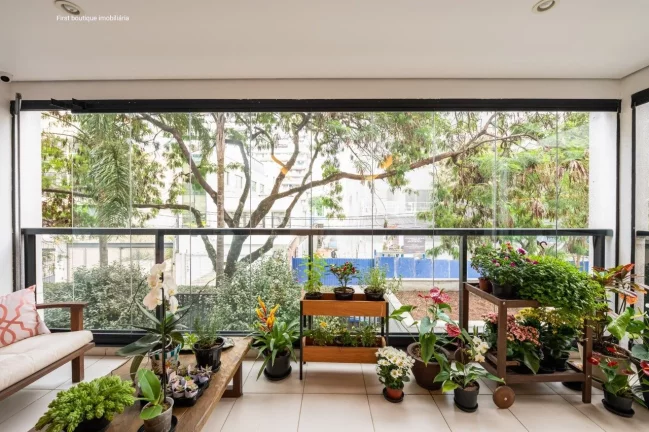 Apartamento com 3 Quartos à Venda,  em Vila Nova Conceição - São Paulo