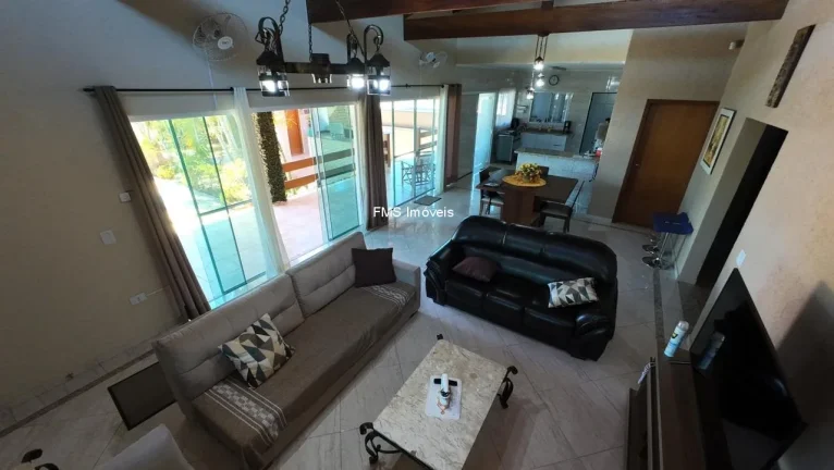 Imagem Casa com 4 suítes em condomínio a venda em Porangaba - SP