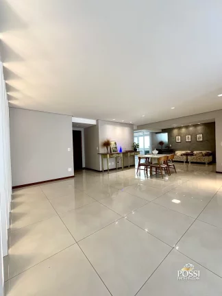 Imagem Ed. GREEN TOWER - Apartamento amplo com 4 Quartos (2 Suítes) à venda na Praia da Costa. Área de lazer completa com quadra.