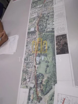 Imagem GRANDE OPORTUNIDADE PARA INVESTIDORES — TERRENO ESTRATÉGICO À VENDA EM SÃO JOSÉ! Área de 7.300 m² disponível na Via Cambuí — uma das regiões que mais cresce em São José! Coloque seu capital onde o futuro já começou! Esta é uma oportunidade única de aquisi