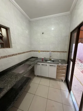 Imagem CASA DE FAMÍLIA: 4 QUARTOS, PISCINA E GOURMET POR APENAS R$ 600 MIL!