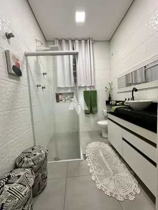 Imagem Casa bem localizada á venda em Santos