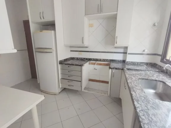 Imagem AMPLO APARTAMENTO COM 4 DORMITÓRIOS, SENDO 2 SUÍTES E O 4º DORMITÓRIO OPCIONAL, 2 VAGAS, VARANDA ESTENDIDA, NA REGIÃO NOBRE DA PITANGUEIRAS NO GUARUJÁ