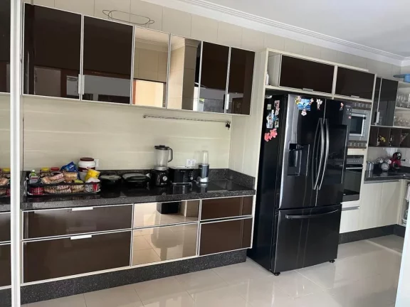 Imagem Sobrado com 5 dormitórios à venda, 215 m² por R$ 2.500.000,00 - Vila Oliveira - Mogi das Cruzes/SP