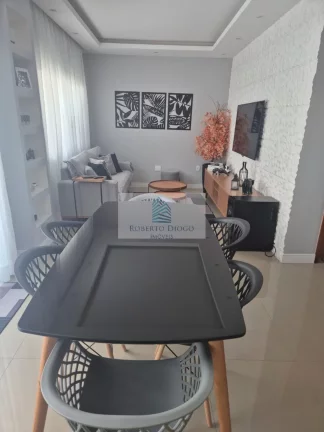 Imagem Casa em Condomínio de Luxo na Taquara, Rio de Janeiro-RJ: 3 quartos, 1 suite, 1 sala, 2 banheiros, 3 vagas de garagem, 135 m².