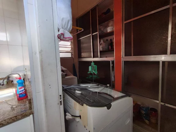 Imagem Lindo Sobrado de esquina com 170mt² - 3 dorm. /2 Banheiros e 3 Vagas
