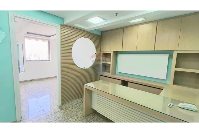 Imagem Sala comercial com 40m² com recepção 2 salas 2 banheiros 2 vagas para locação na Vila Olímpia