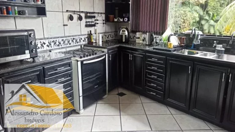 Imagem Vendo casa de alto padrão com piscina e sauna no Centro de Friburgo