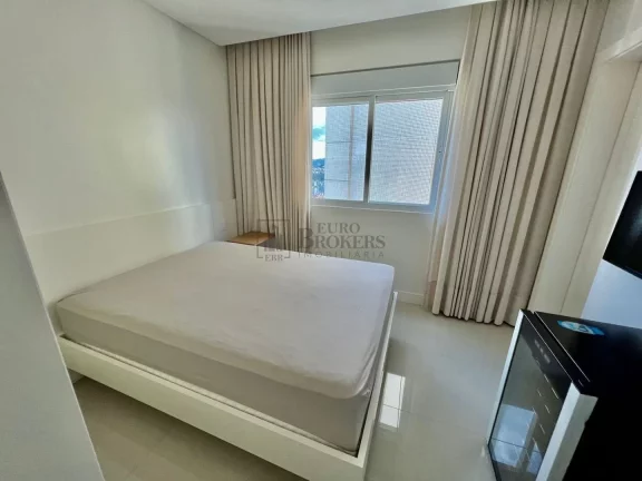 Imagem Apartamento com 4 suítes à venda no Ed. Villa Serena