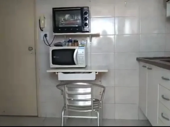 Imagem Excelente apartamento, bem ventilado, 1 dormitório com piso laminado, living para 2 ambientes, banh...