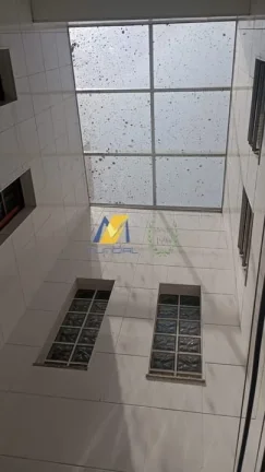 Imagem Sobrado à Venda com 359m², 4 dormitórios, 4 suítes, 1 sala e 5 vagas!!!