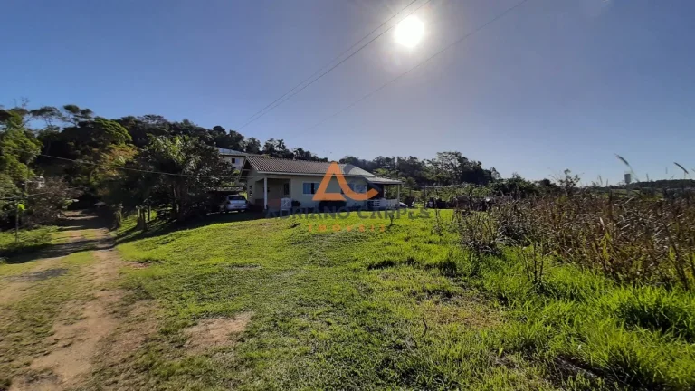 Imagem Adriano Carpes Imóveis vende terreno grande as margens da BR 101 em Balneário Piçarras.