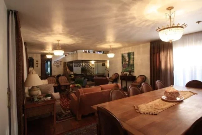 Imagem Casa para Venda em São Paulo, Alto de Pinheiros, 4 dormitórios, 2 suítes, 3 banheiros, 6 vagas