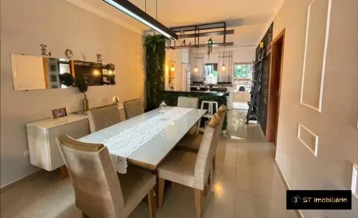 Imagem Casa à Venda em Atibaia Jd Maristela - 250m² por R$900.000,00