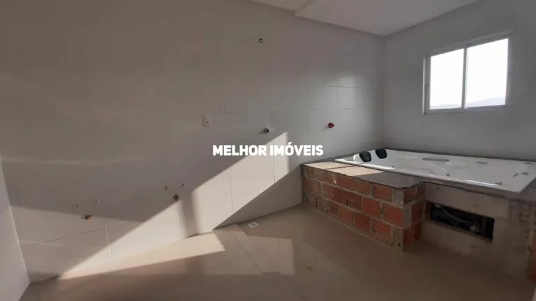 Imagem Cobertura Duplex à Venda com 04 Suítes sendo 01 Máster com Hidro, Sacada integrada localizado na 2 Quadra Mar de Balneário Camboriú - SC