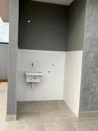 Imagem Oportunidade Linda Casa 3 Dorms sendo uma Suíte - Cond. Malibu