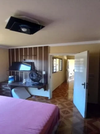 Imagem Casa bairro Dutra, R$ 310 mil, 3 quartos, edícula no fundo, 3 vagas - Ribeirão Preto