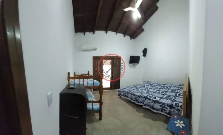 Imagem CASA Terrea escritura definitiva com varanda ,2 suites, lavabo, area gourmet,piscina , garagem para 5 carros e duas kitnets