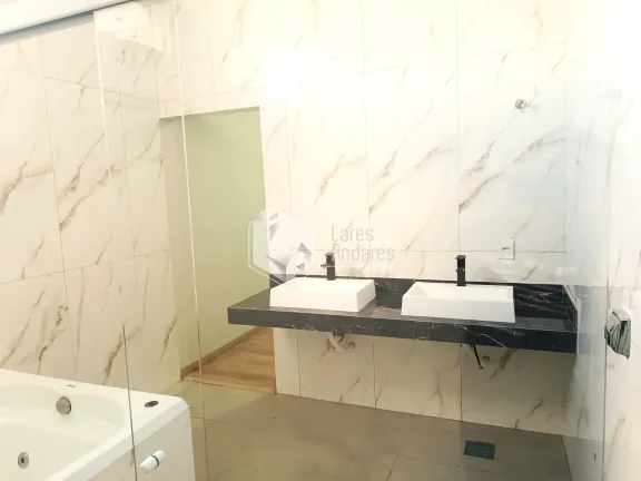 Imagem CASA À VENDA, COM 190M² 3 DORMS (1 SUÍTE) 5 VAGAS, PISCINA, CHURRASQUEIRA - RESIDENCIAL CALIFÓRNIA GARDEN, SÃO SEBASTIÃO DO PARAÍSO, MG