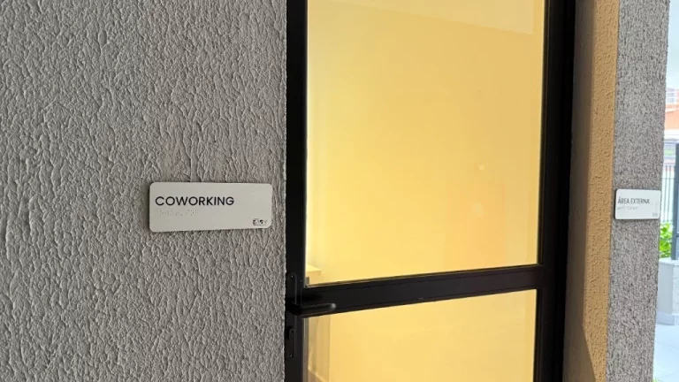 Imagem Residencial Easy: Apartamento de 2 quartos no Parque das Nações, Santo André-SP. 1 suíte, 2 banheiros, 2 vagas de garagem. 64 m².