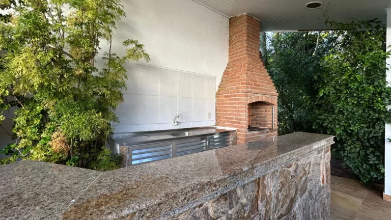 Imagem Imponente casa à venda na Riviera de São Lourenço Módulo 22: 4 quartos, 2 suítes, 1 sala, 4 vagas de garagem, 269,00m².
