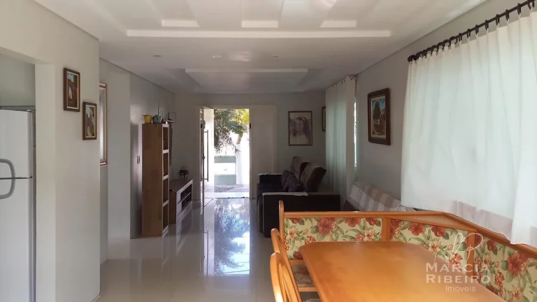 Imagem Casa com 3 dormitórios bairro Ingleses do Rio Vermelho