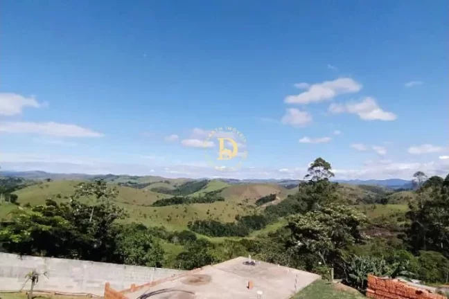 Imagem CHÁCARA - 2500 M² - BAIRRO SÃO JOÃO - SJCAMPOS - 4 DORMITÓRIOS (1 SUÍTE)