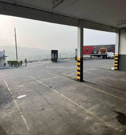 Imagem Galpão Industrial com 1667 m2 para locação em Guarulhos