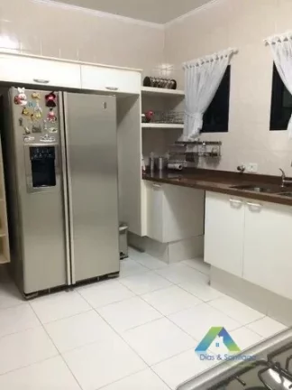 Imagem Apartamento Alto Padrão com 250m² sendo 1 por andar com 4 suítes, 4 vagas!