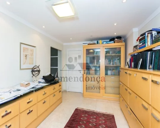 Imagem Apartamento com piso de tacos, living para 3 ambientes, lavabo, sala de jantar, sala de estar, 3 dor...