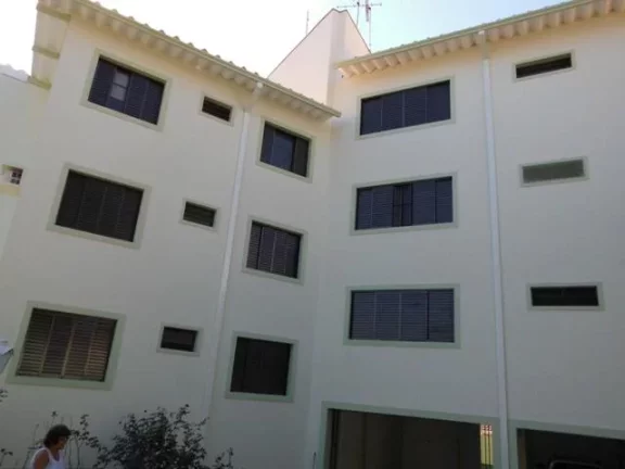 Imagem Ótima localização , 01 vaga, sala. 2 dormitórios, cozinha, wc, área de serviço e wc empregada ...