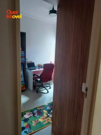 Imagem Casa em Condomínio à Venda em Ribeirão Preto-SP, Parque São Sebastião: 3 quartos, 1 suíte, 2 salas, 3 banheiros, 2 vagas. 115m². Quer Imóvel Negócios Imobiliários.