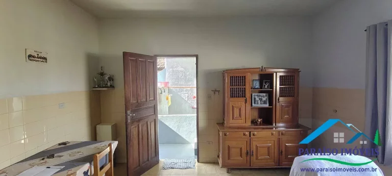 Imagem Casa no Centro com 4 Dormitórios com Amplo Terreno - Paraisópolis MG
