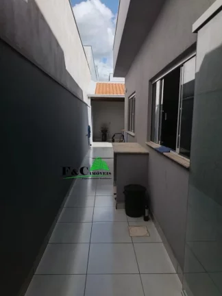 Imagem Casa em Condomínio para Venda em Limeira, Vale das Oliveiras, 4 dormitórios, 1 suíte, 2 banheiros, 2 vagas
