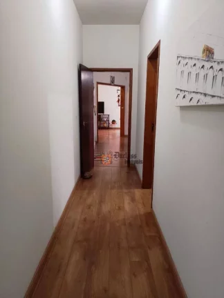 Imagem Sobrado com 4 dormitórios à venda, 962 m² por R$ 2.500.000,00 - Quiririm - Taubaté/SP