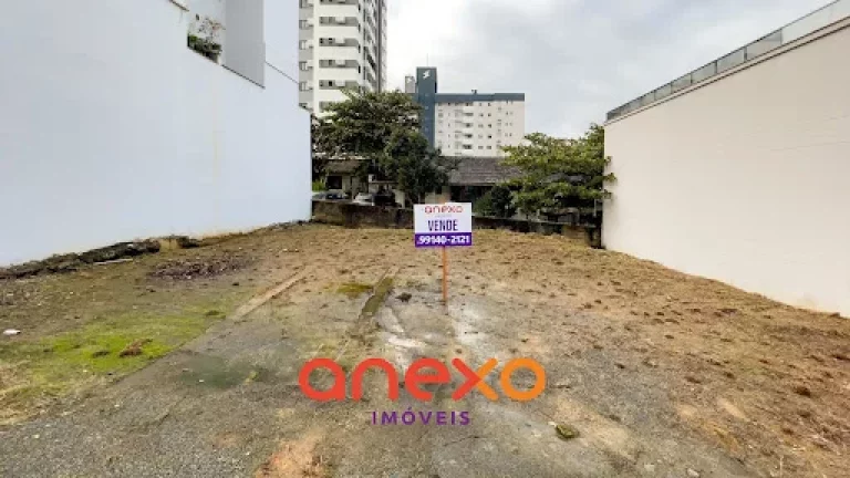 Imagem Terreno Espaçoso e Estratégico para Investimento!