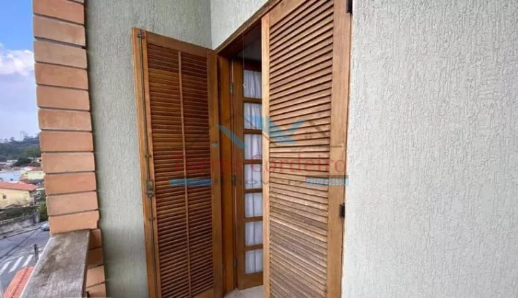 Imagem Sobrado com 3 dorm. (1 suíte) + 4 vagas - Jd. Monte Kemel