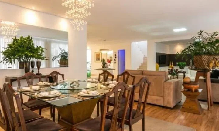 Imagem IMÓVEL RESIDENCIAL COM 674M² DE ÁREA CONSTRUÍDA E TERRENO COM 688M² - 5 QUARTOS ? 6 VAGAS - NO CONDOMINIO RESIDENCIAL VILLAGIO IPANEMA, RIO CLARO/SP. IMÓVEL AVALIADO EM R$ 5.554.465,43 1ª PRAÇA ÁS 14;30: 22/01/2026 - VALOR INICIAL DE VENDA: R$ 5.554.465